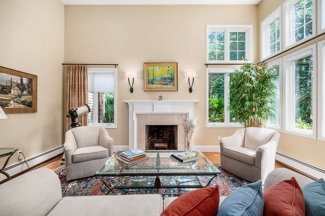 30 Autumn Lane, Hamilton, MA 01982