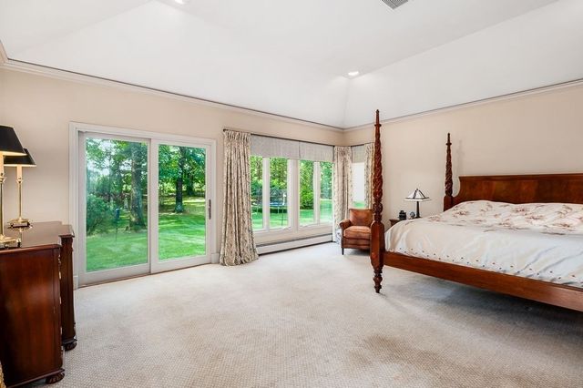 30 Autumn Lane, Hamilton, MA 01982