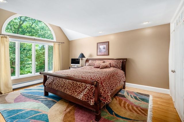 30 Autumn Lane, Hamilton, MA 01982