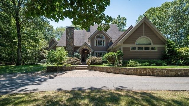 30 Autumn Lane, Hamilton, MA 01982