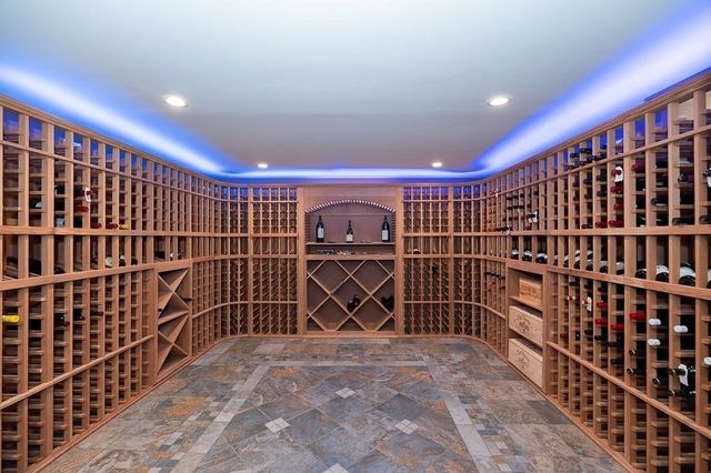 30 Autumn Lane, Hamilton, MA 01982