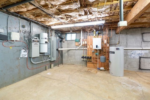 30 Autumn Lane, Hamilton, MA 01982