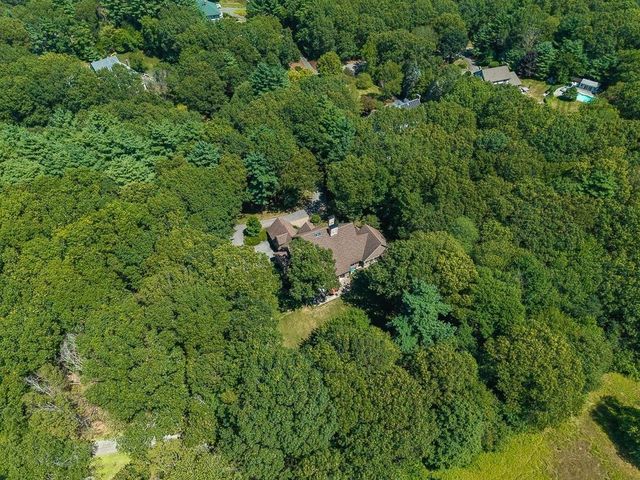 30 Autumn Lane, Hamilton, MA 01982