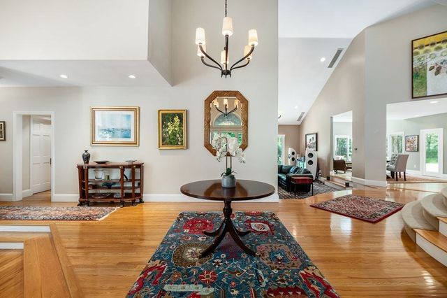 30 Autumn Lane, Hamilton, MA 01982