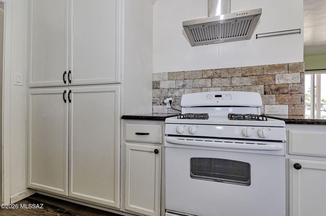 5034 E 17th Street, Tucson, AZ 85711