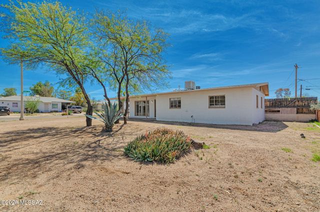5034 E 17th Street, Tucson, AZ 85711
