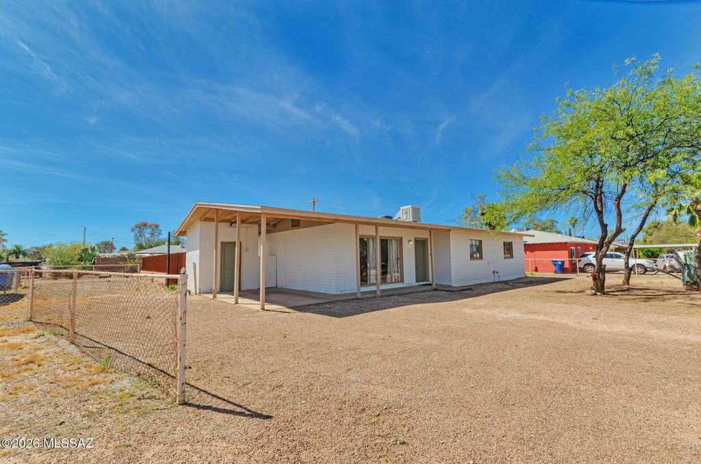 5034 E 17th Street, Tucson, AZ 85711