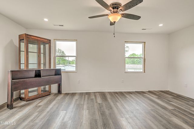 109 Jim Elliott Road, Elizabethton, TN 37643