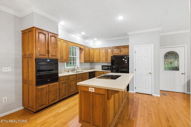 3006 Hawthorne St, Athens, TN 37303
