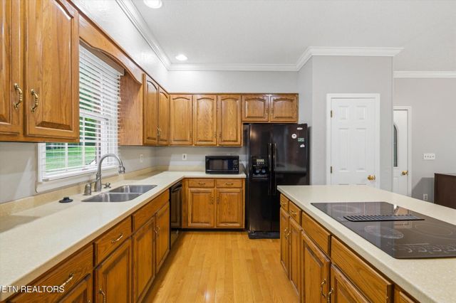 3006 Hawthorne St, Athens, TN 37303