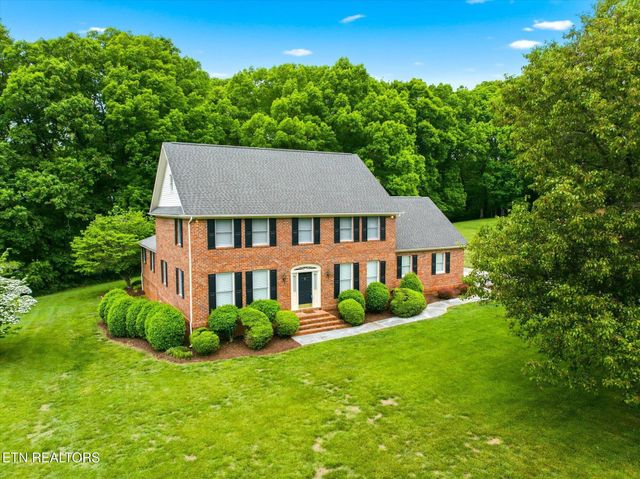 3006 Hawthorne St, Athens, TN 37303
