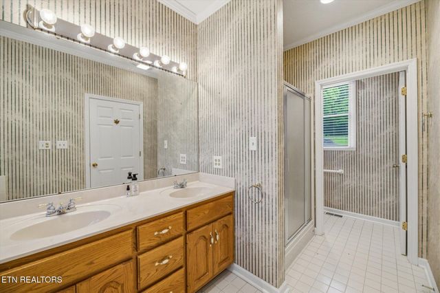 3006 Hawthorne St, Athens, TN 37303