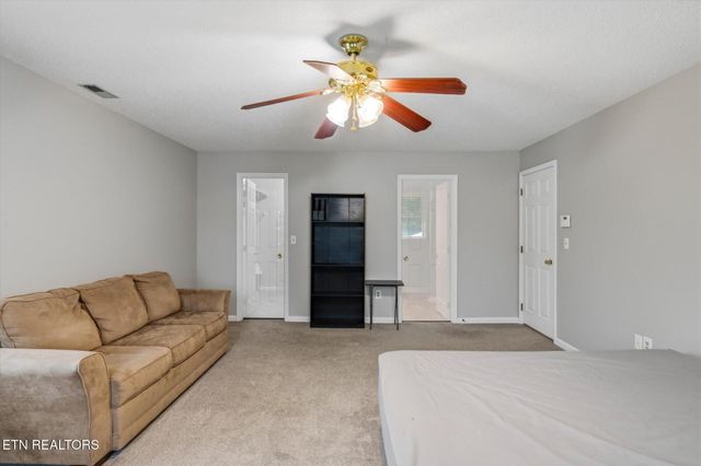 3006 Hawthorne St, Athens, TN 37303