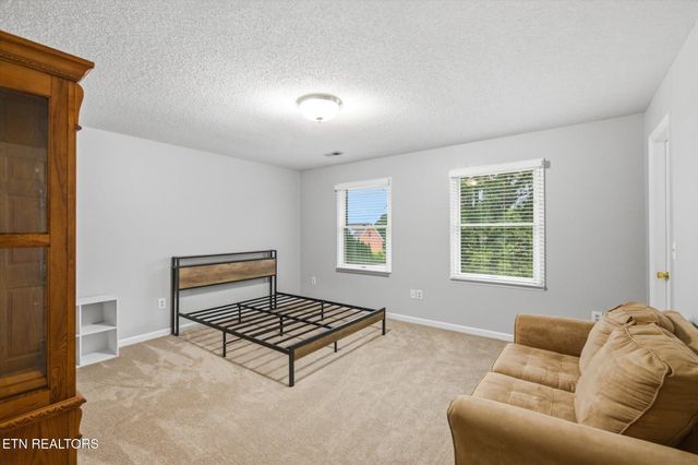 3006 Hawthorne St, Athens, TN 37303