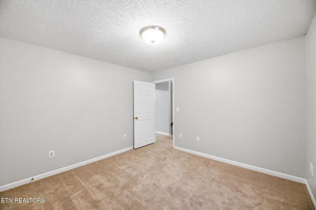 3006 Hawthorne St, Athens, TN 37303