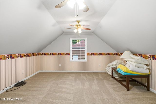 3006 Hawthorne St, Athens, TN 37303