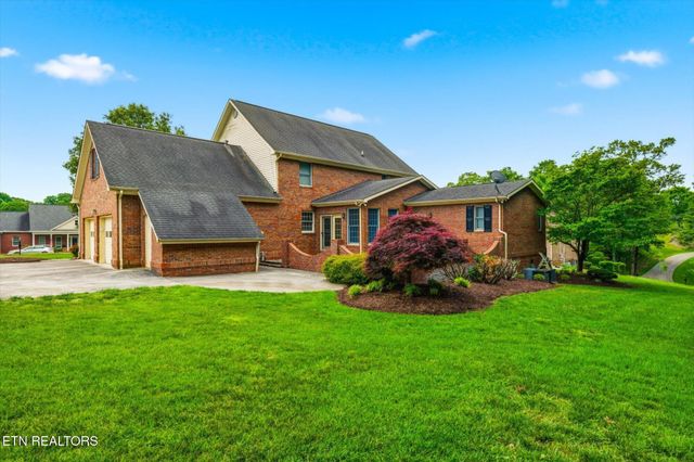3006 Hawthorne St, Athens, TN 37303