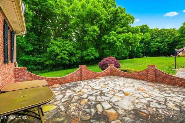 3006 Hawthorne St, Athens, TN 37303