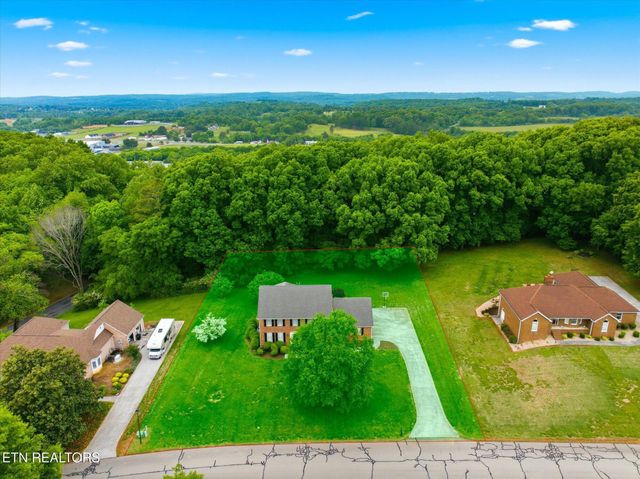 3006 Hawthorne St, Athens, TN 37303