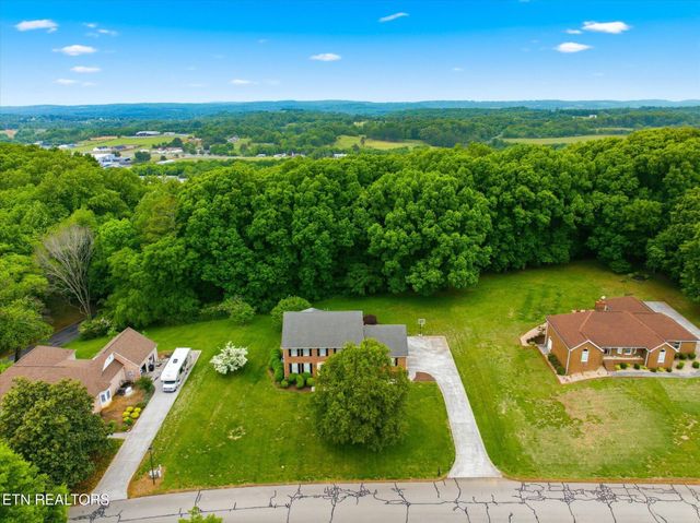3006 Hawthorne St, Athens, TN 37303