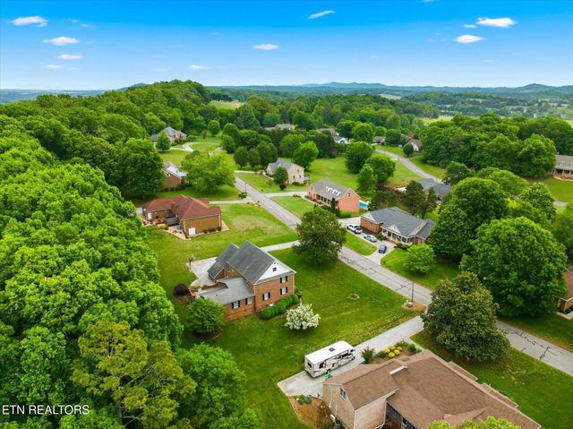 3006 Hawthorne St, Athens, TN 37303