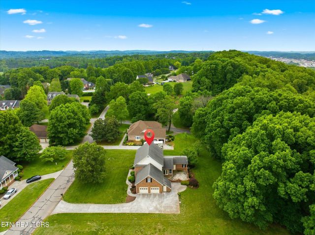 3006 Hawthorne St, Athens, TN 37303
