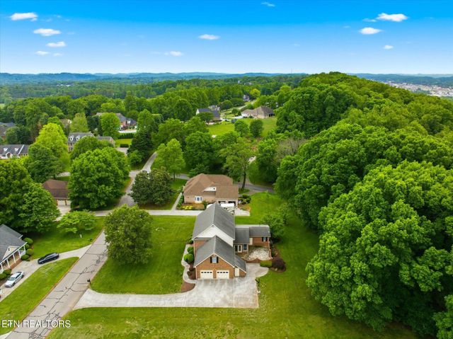 3006 Hawthorne St, Athens, TN 37303