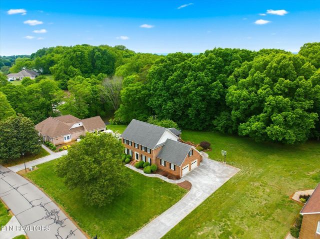 3006 Hawthorne St, Athens, TN 37303