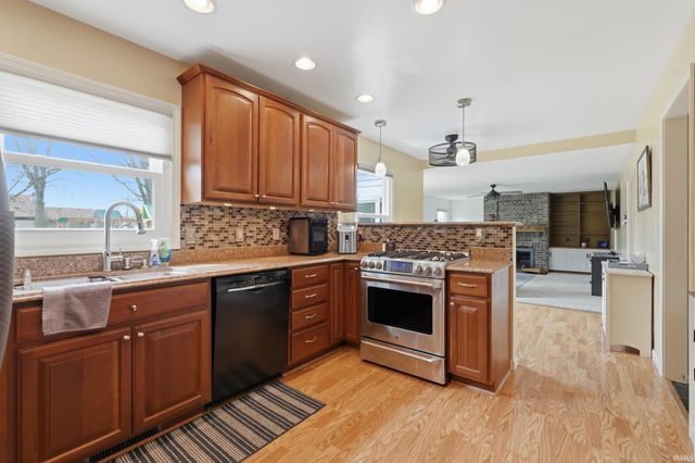 6710 Blue Mist Road, Fort Wayne, IN 46819