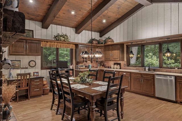 12879 Lakeshore Drive, Grand Haven, MI 49417