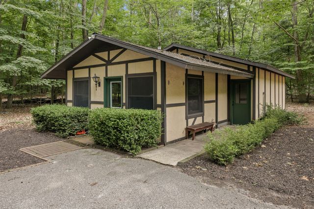 12879 Lakeshore Drive, Grand Haven, MI 49417