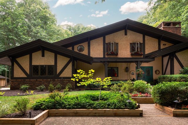 12879 Lakeshore Drive, Grand Haven, MI 49417