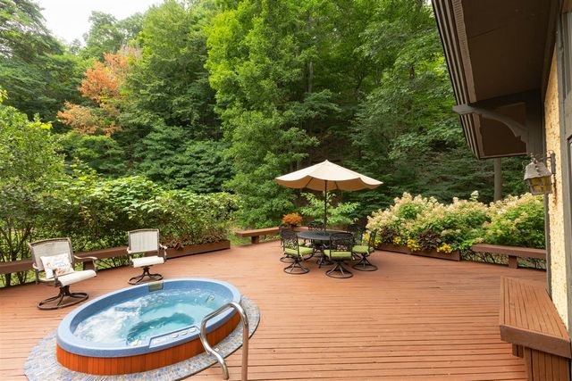 12879 Lakeshore Drive, Grand Haven, MI 49417