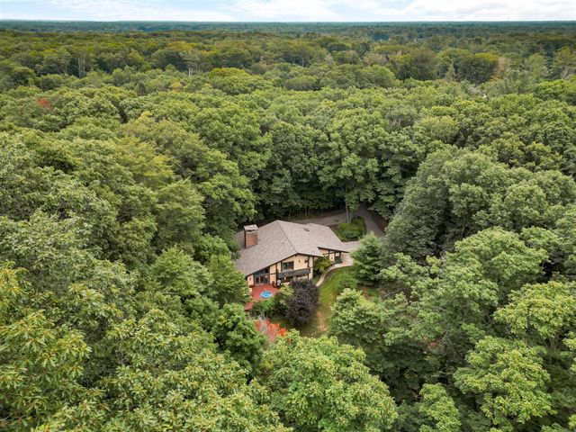 12879 Lakeshore Drive, Grand Haven, MI 49417