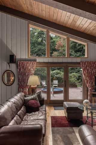 12879 Lakeshore Drive, Grand Haven, MI 49417