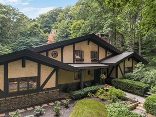 12879 Lakeshore Drive, Grand Haven, MI 49417