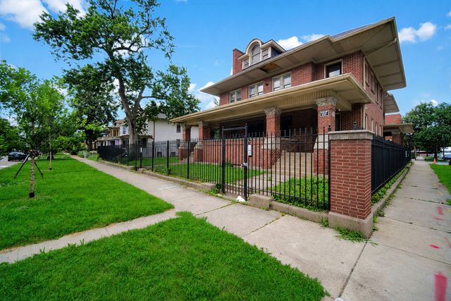 446 N Pine Avenue, Chicago, IL 60644