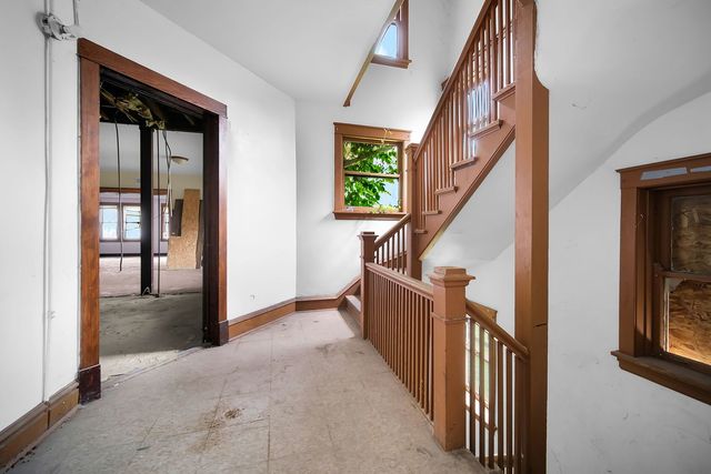 446 N Pine Avenue, Chicago, IL 60644