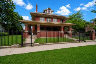 446 N Pine Avenue, Chicago, IL 60644