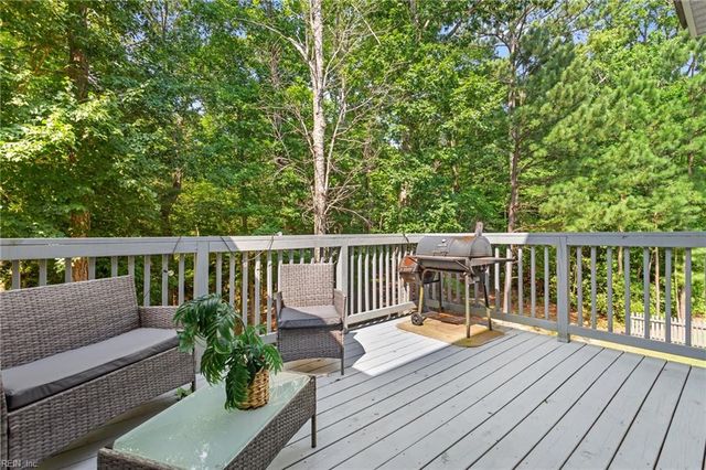 1041 Cathedral DR, Suffolk, VA 23434