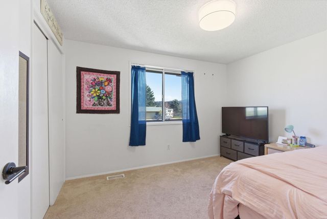 1214 S Saint Charles Rd, Spokane Valley, WA 99037