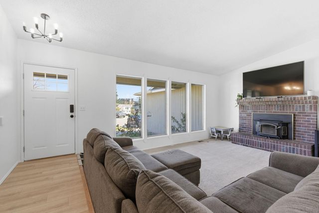 1214 S Saint Charles Rd, Spokane Valley, WA 99037