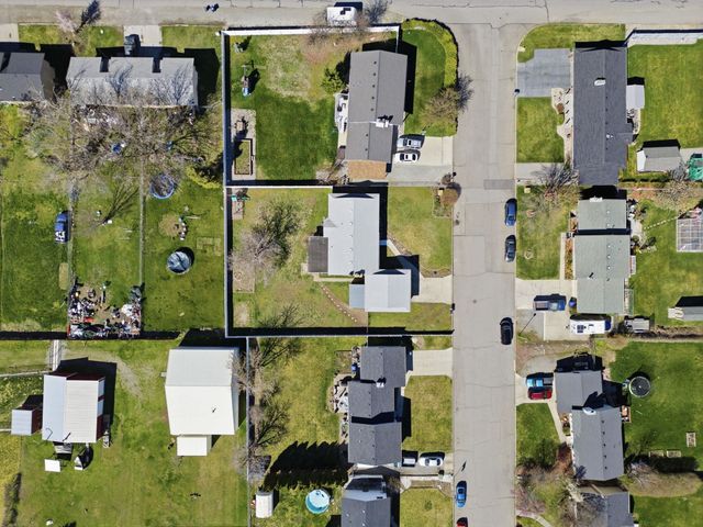 1214 S Saint Charles Rd, Spokane Valley, WA 99037