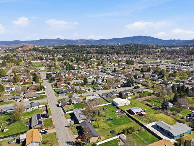 1214 S Saint Charles Rd, Spokane Valley, WA 99037