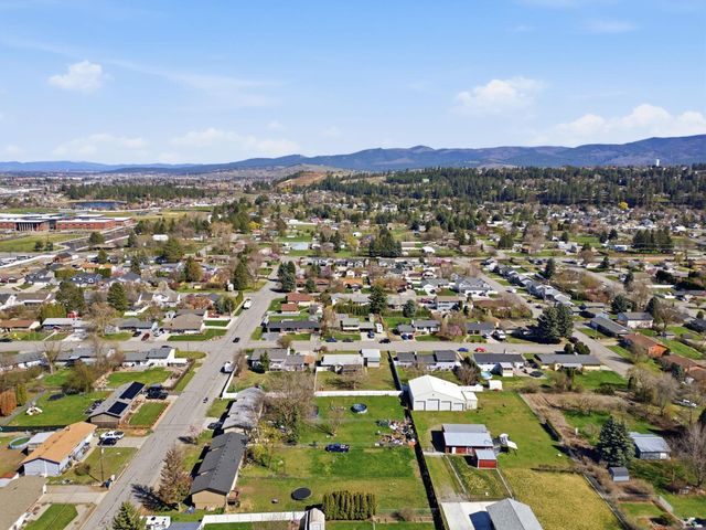 1214 S Saint Charles Rd, Spokane Valley, WA 99037