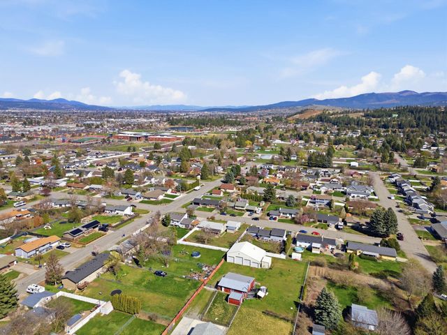 1214 S Saint Charles Rd, Spokane Valley, WA 99037