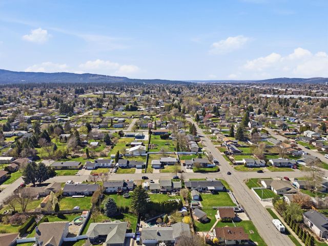 1214 S Saint Charles Rd, Spokane Valley, WA 99037