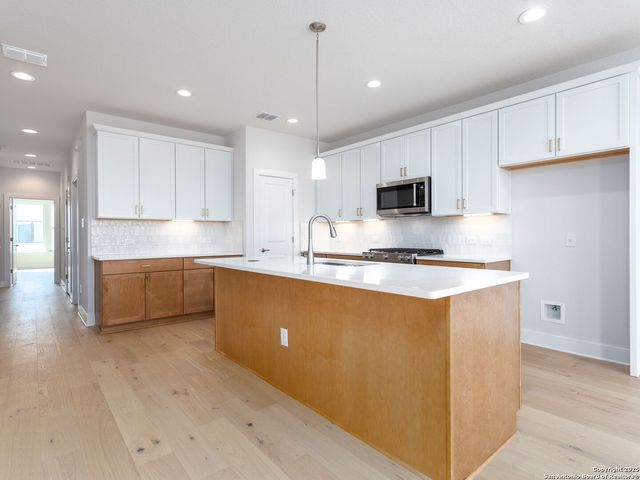 558 McMonigal Place, San Antonio, TX 78210