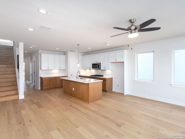 558 McMonigal Place, San Antonio, TX 78210