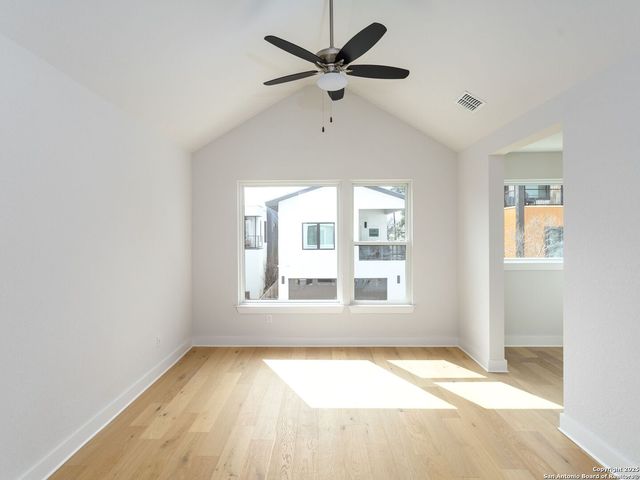 558 McMonigal Place, San Antonio, TX 78210